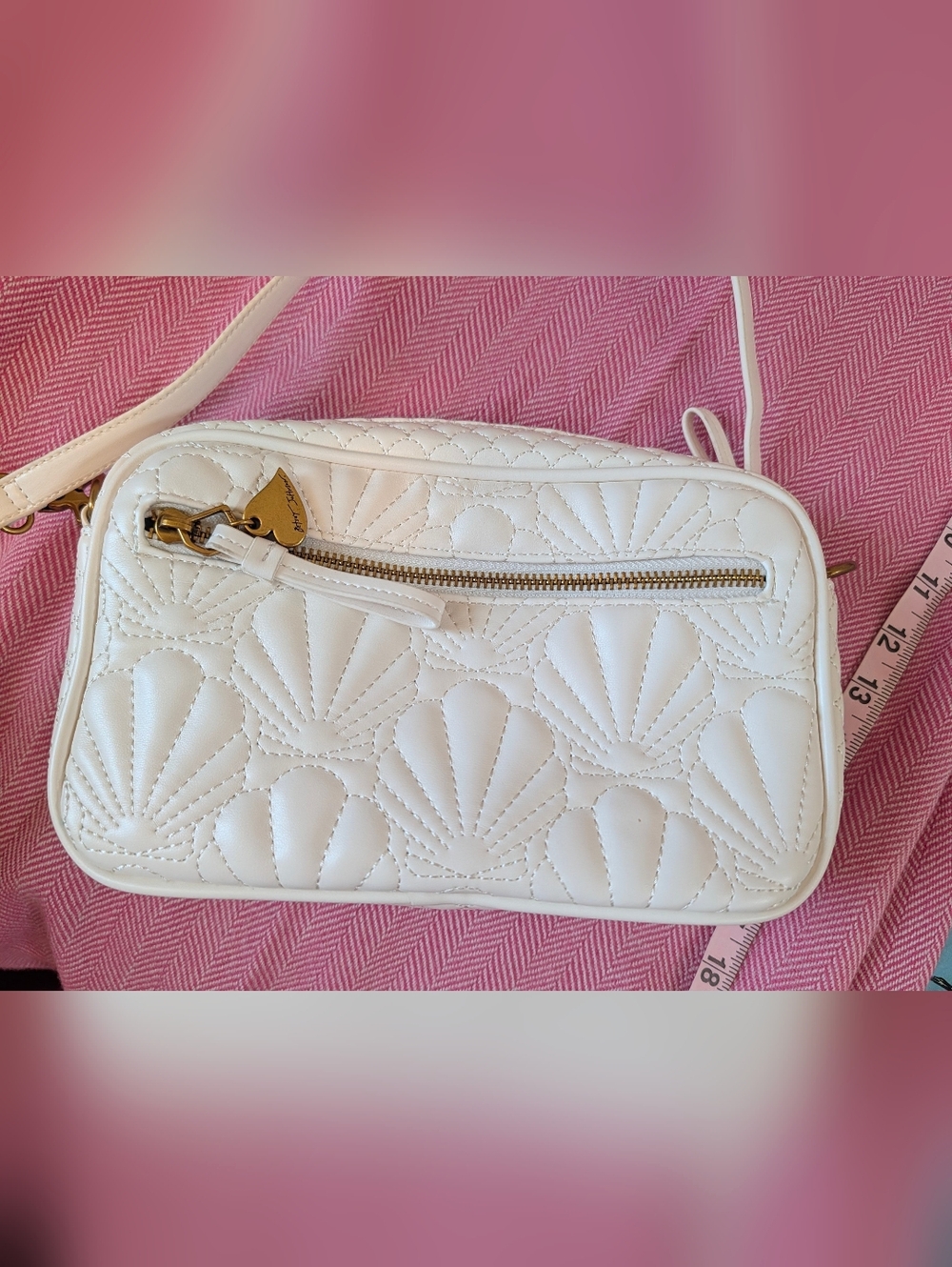 Betsey Johnson For Shore Cream Camera Shell-Pattern Crossbody Bag - Picture 2 of 5